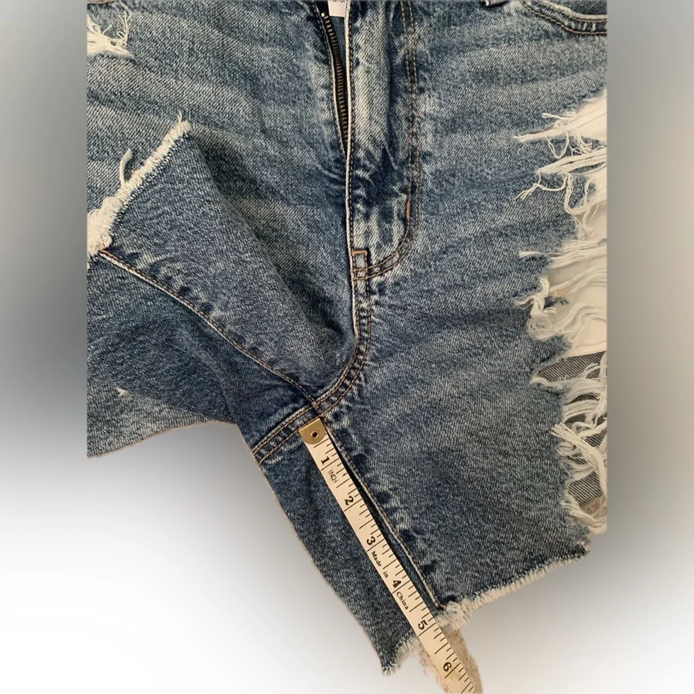 American Eagle Outfitters Blue Jean Shorts Distressed Style - Picture 3 of 3